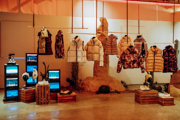 캐나다구스 FW23 신제품 전시 존