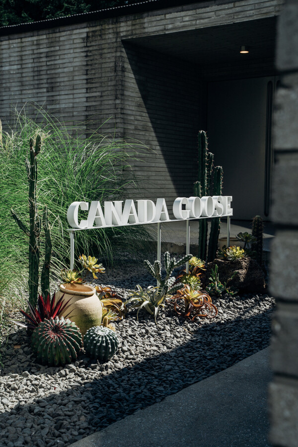 전시존으로 향하는 가든 전경