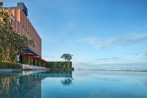 아티젠 싱가포르의 루프탑 인피니티풀 (사진 출처: 아티젠 싱가포르 홈페이지)