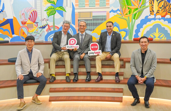 조명식 BC카드 페이북본부장(상무), 최원석 BC카드 사장, 주말레이시아 한국대사관 여승배 대사, 파르한 아마드(Farhan Ahmad) 페이넷社 사장, 게리 여(Gary Yeo) 마케팅 총괄 (오른쪽부터)