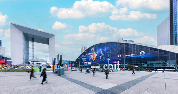 프랑스 파리 라 데팡스에서 진행중인 올림픽 옥외광고