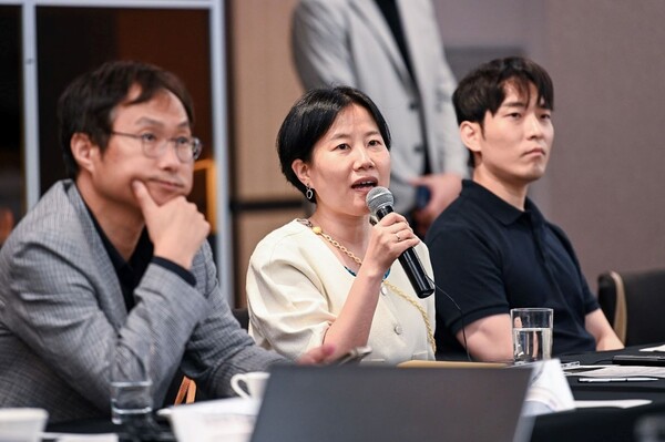 주제 발표 후 이어진 관련 분야 전문가들의 토론