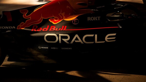 오라클 레드불 레이싱의 2025년 차량인 ‘RB21’에 각인된 헥사곤 로고