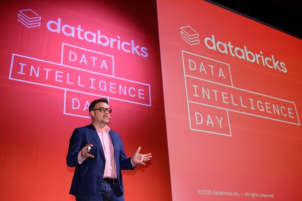 기조연설을 하는 닉 에어스(Nick Eayrs) 데이터브릭스 아태지역 필드 엔지니어링 담당 부사장