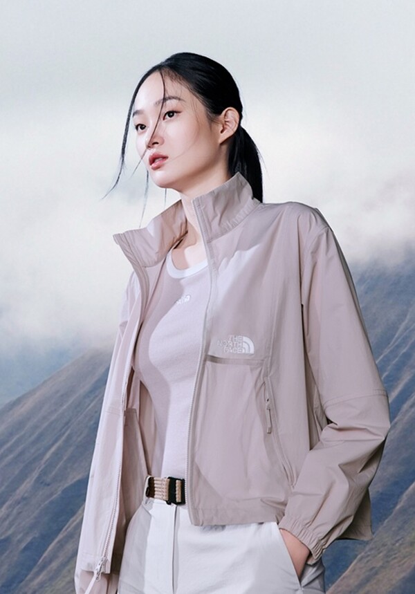 ‘여성용 아이스데이 재킷’을 착용한 노스페이스 홍보대사 신현지