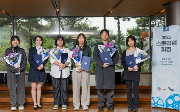 ‘스토리업 피칭 심사’에 참여한 창작자들 (왼쪽부터 왕희송, 정혜연, 김은서, 강민아, 신은섭, 오유경)