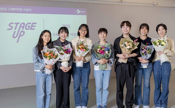 ‘스테이지업 OT’에 참여한 창작자들(왼쪽부터 김예지 작곡가, 송다영 작가, 변지민 작가 겸 작곡가, 서정 작가, 이삭 작곡가, 이다솜 작곡가, 전동민 작가)