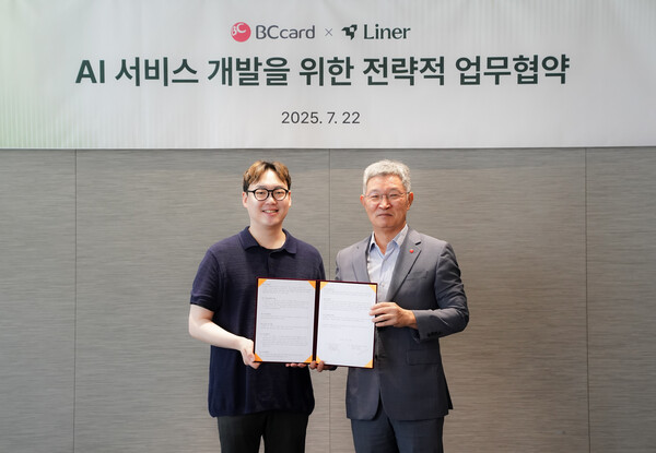 최원석 BC카드 사장(오른쪽)과 김진우 Liner 대표