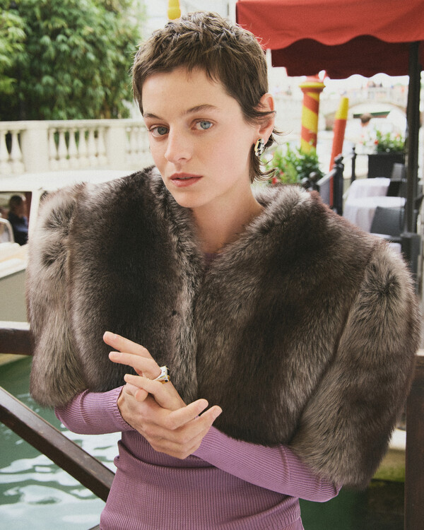 EMMA CORRIN © Arthur Delloye